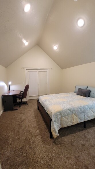 Primary Photo - 2127 S Leadville Ave