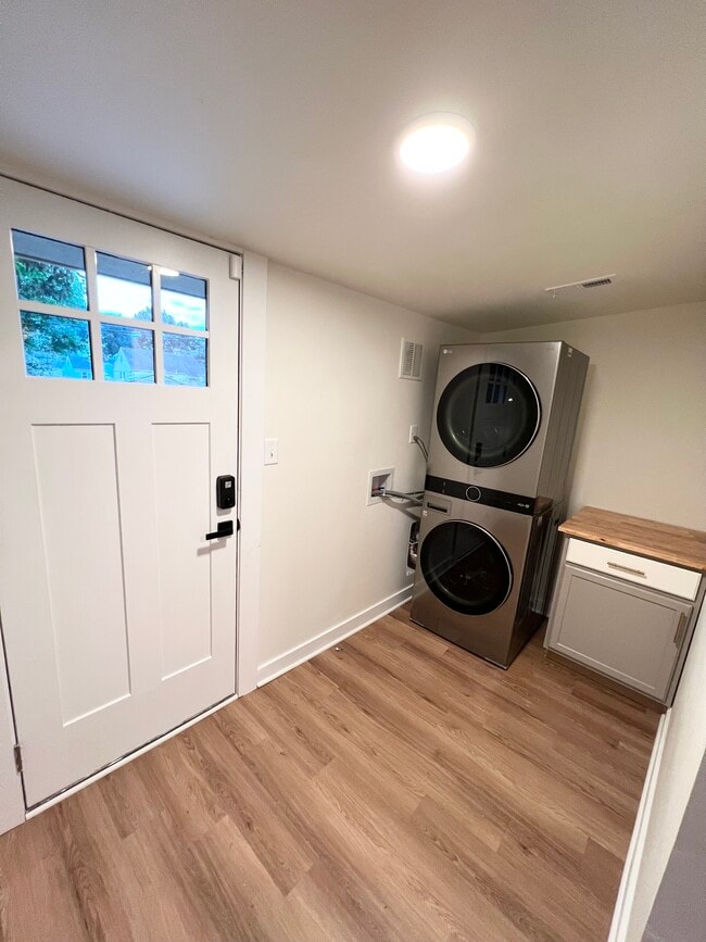 Building Photo - 1805 N 19th St