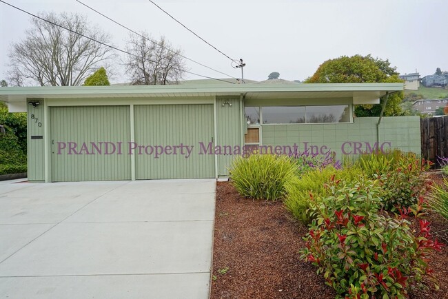 Building Photo - Quality Eichler Home in Terra Linda