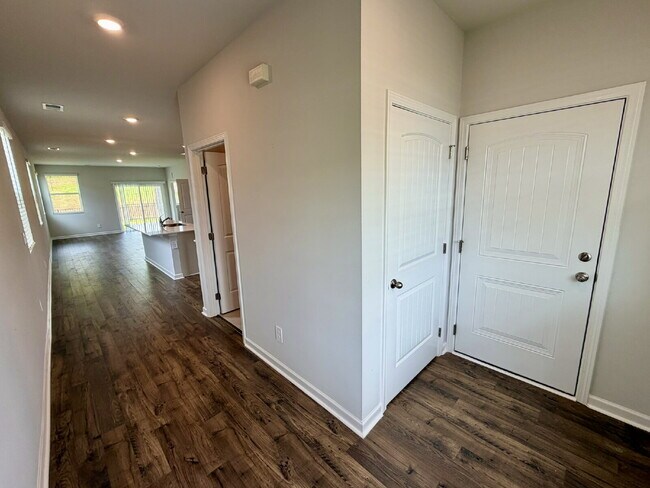 Building Photo - New Legacy Farms Home | Resort-Style Amenities!