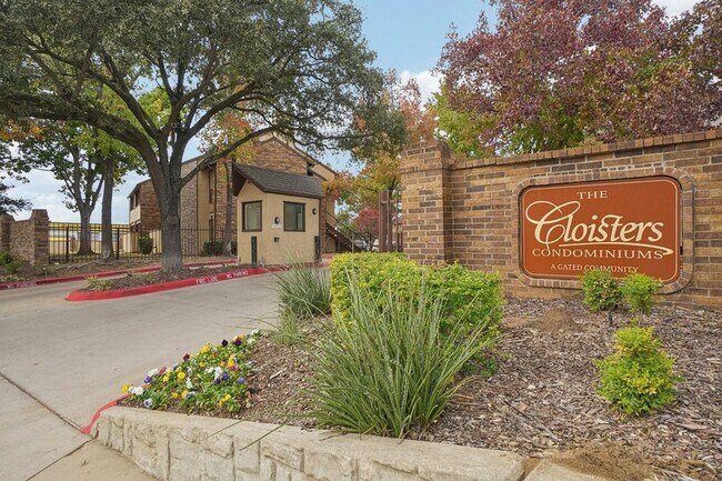 Building Photo - 1301 Memory Ln