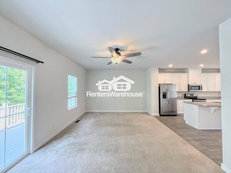 Building Photo - 930 Parley Pl