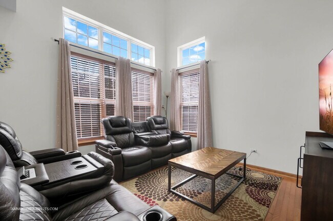 Building Photo - 369 Vaughn Cir