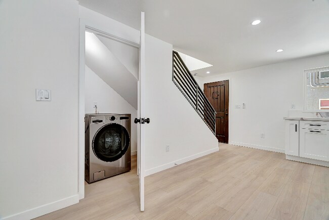 Building Photo - 5193 1/2 20th St