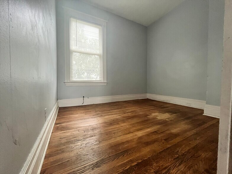 Building Photo - 2016 Wabash St