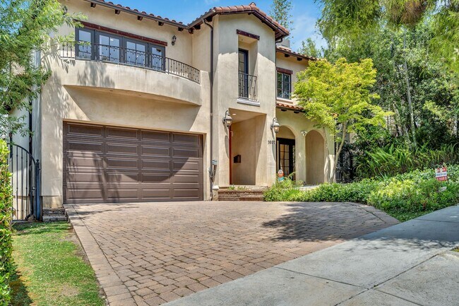 Building Photo - GORGEOUS 7 BED 6.5 BATH FOR LEASE IN BEVER...
