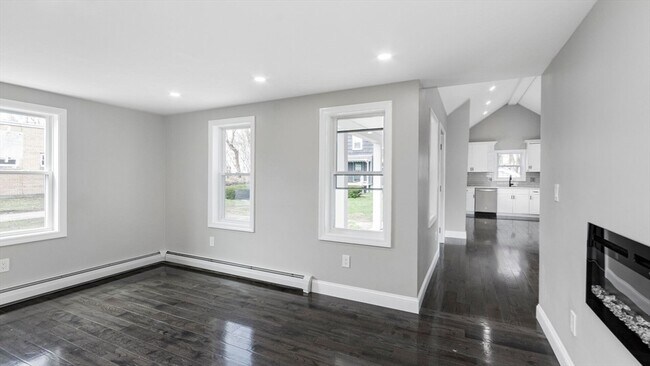 Building Photo - 23 Lynn St