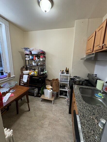 Building Photo - 531 Beacon St