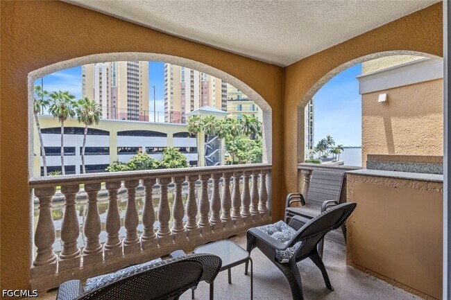 Building Photo - 2825 Palm Beach Blvd