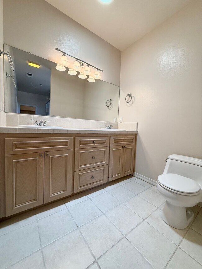 Building Photo - 3 BEDROOM 2 BATH HOME IN TEMPLETON!! MOVE IN READY