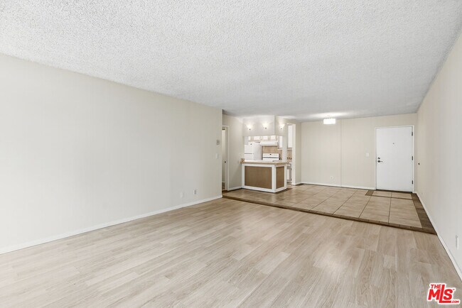 Building Photo - 7777 W 91st St