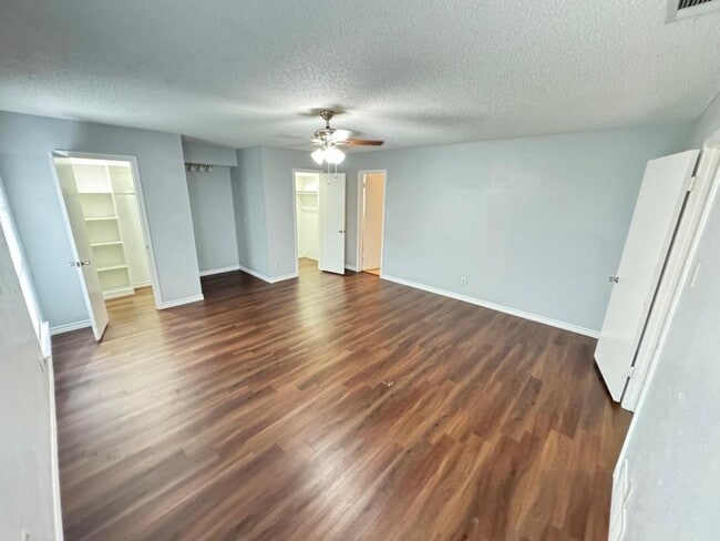 Building Photo - 606 Grinnell Dr