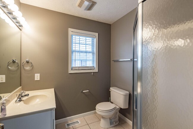 Building Photo - 3360 S Oaklawn Cir
