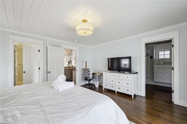 Building Photo - 67 Caswell St