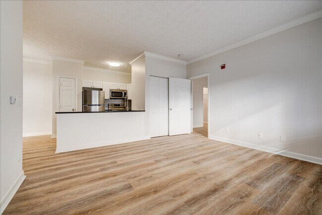 Building Photo - Evansville, IN**** Crown Moulding**** 2 Be...