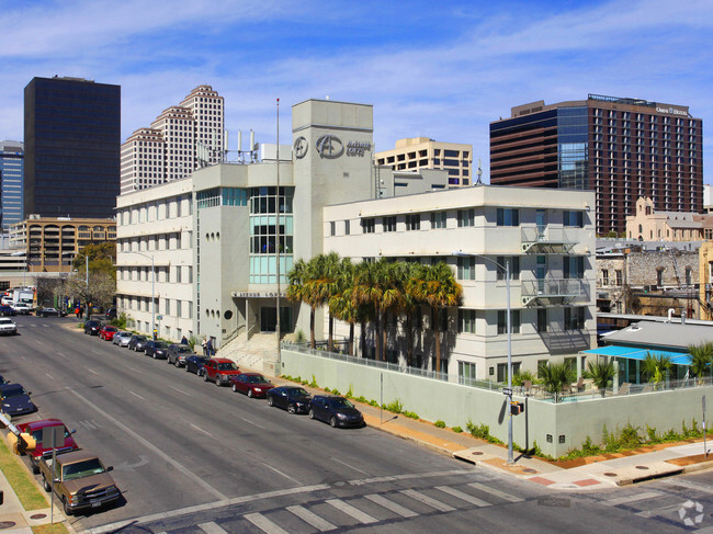 Primary Photo - Avenue Lofts