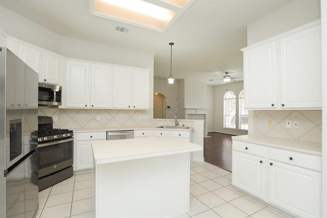Building Photo - 25215 Aughton Dr