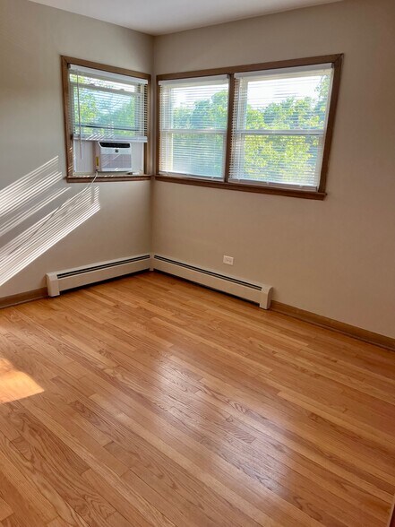 Building Photo - 1334 Woodview Ln