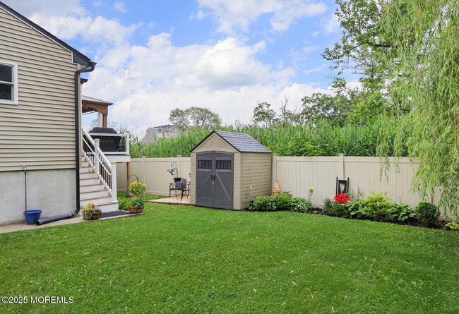 Building Photo - 8 Clement Ln