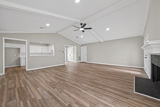 Building Photo - 12079 Maverick Dr