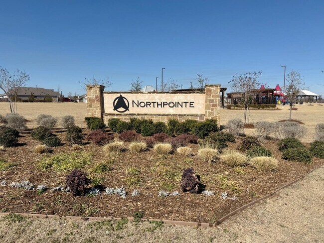 Building Photo - 10040 Thornapple Rd