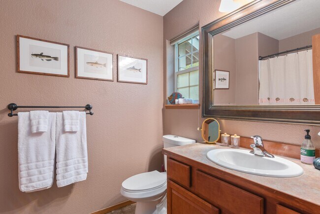 Building Photo - 2538 Mission Hills Dr