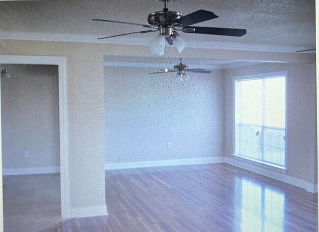 Building Photo - 3069 Sorbonne Dr