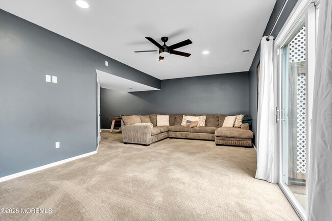 Building Photo - 203 Muskflower Ct