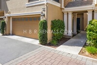 Building Photo - Cambridge Place - Charming 3-Bedroom with ...