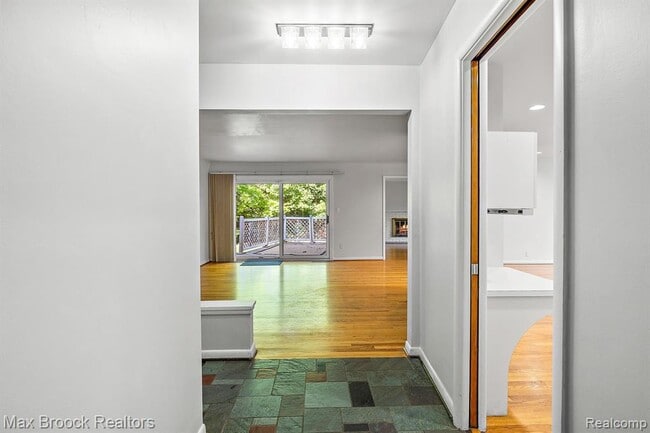 Building Photo - 966 Woodlea St