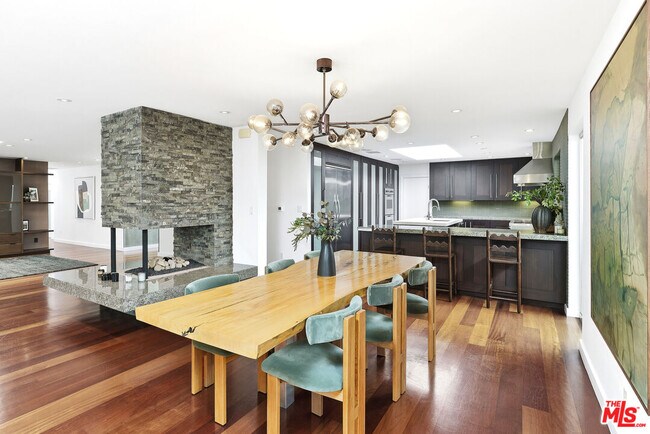 Building Photo - 3154 Queensbury Dr