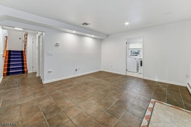 Building Photo - 30 Sanford Ave