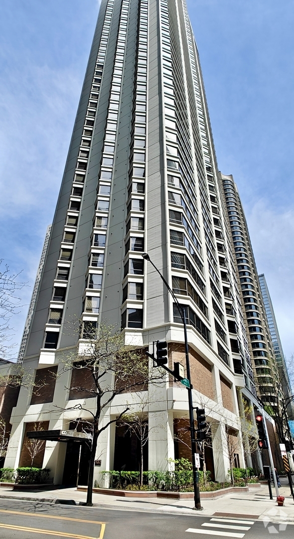 Building Photo - 400 E Ohio St