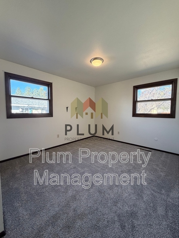 Building Photo - 1402 Khanabad Way