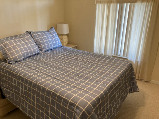 Building Photo - 12181 Kelly Sands Way