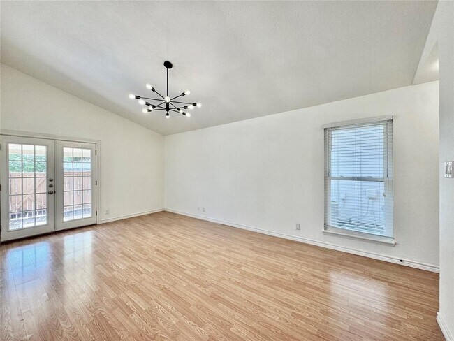 Building Photo - 1423 W Braker Ln