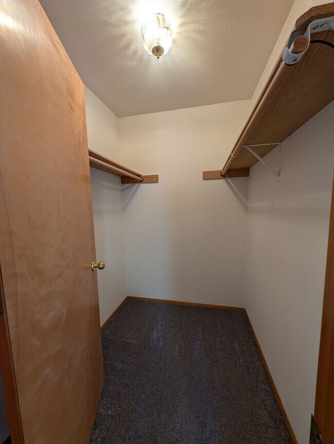 Building Photo - MUST SEE!! Spacious 2 Bedroom Duplex Close...