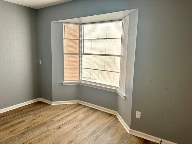 Building Photo - 15770 Chimney Rock Rd