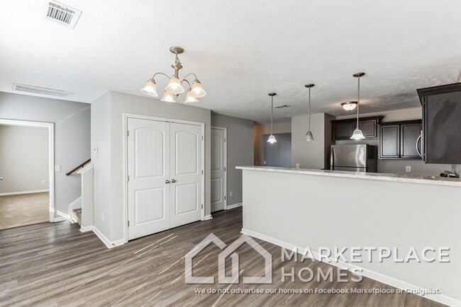 Building Photo - 741 Hollandale Rd