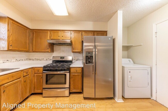 Building Photo - 4 br, 2 bath House - 1715 Calgary Trail