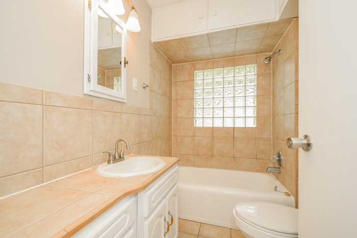 Building Photo - 1032 Melody Dr