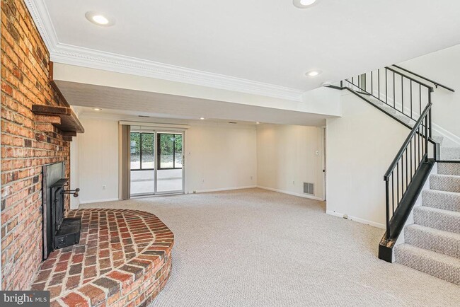 Building Photo - 510 Retford Dr