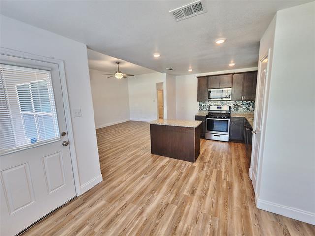 Building Photo - 837 Serena Dr