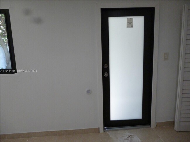 Building Photo - 4611 SW 19th St