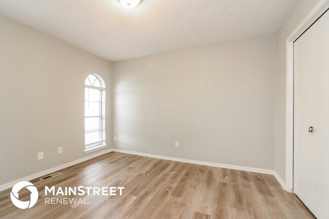 Building Photo - 806 Arlington Dr