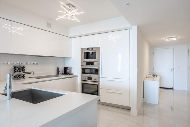 Building Photo - 330 Sunny Isles Blvd