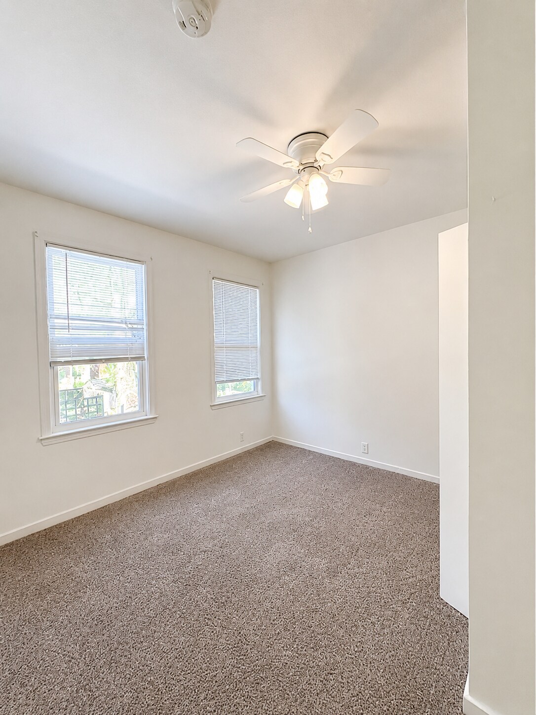 Building Photo - 3010 Woodcliff Ave