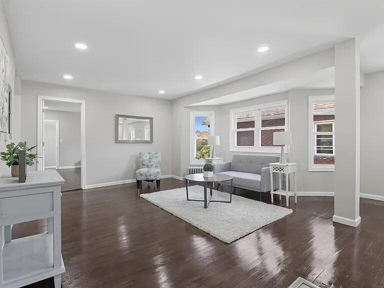 Building Photo - 12 Saint James Ave