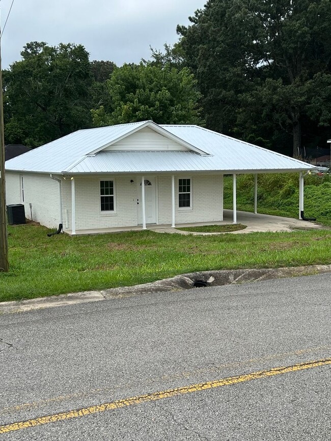 Primary Photo - 3 Bedroom 1.5 Bath Home