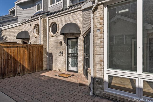 Building Photo - 541 Monroe St